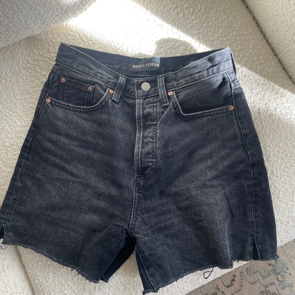 Aritzia Denim Forum Yoko Mid Length Shorts 25